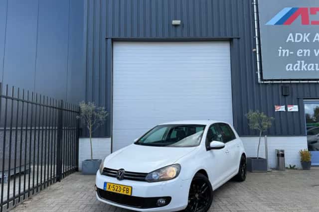 Volkswagen Golf (2010) thumbnail 1