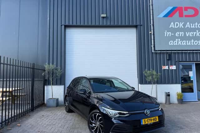 Volkswagen Golf (2020) thumbnail 2
