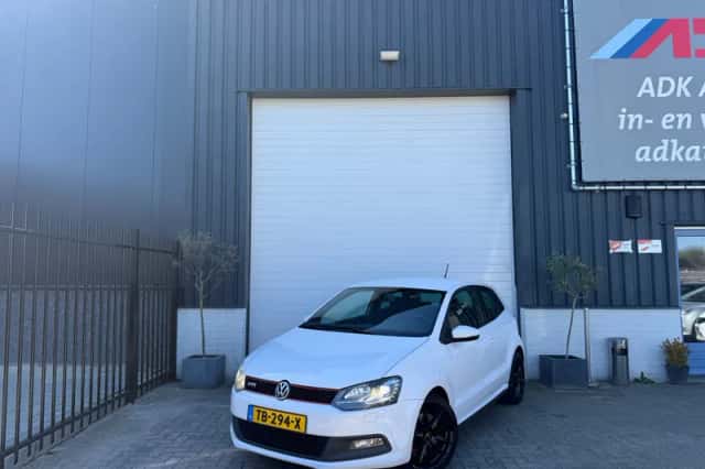 Volkswagen Polo (2013) thumbnail 1