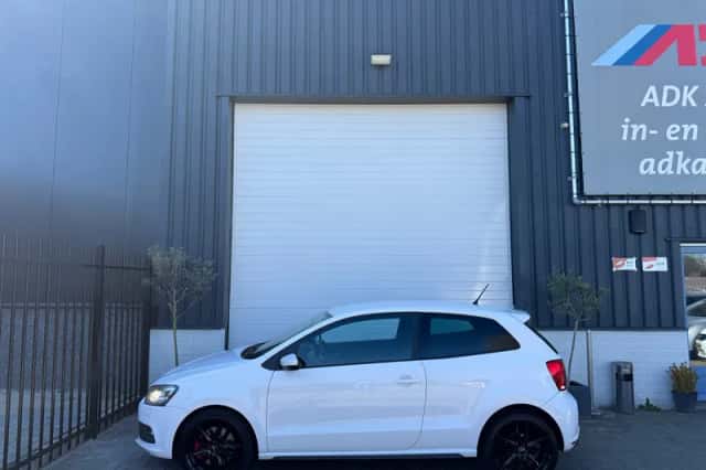 Volkswagen Polo (2013) thumbnail 3