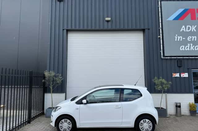 Volkswagen Up! (2012) thumbnail 3