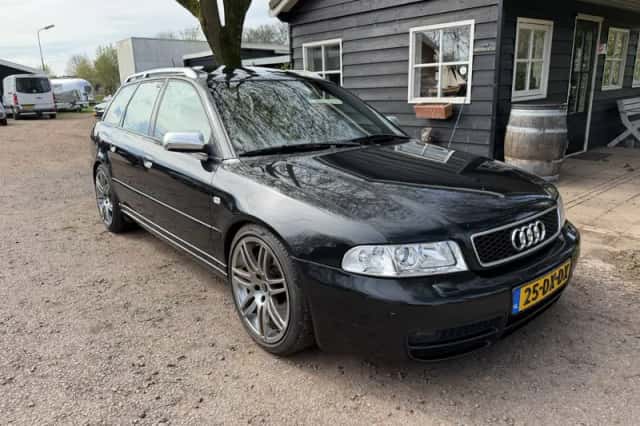 Audi A4 (2000) thumbnail 1