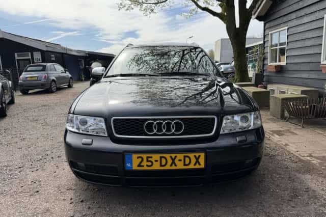 Audi A4 (2000) thumbnail 2