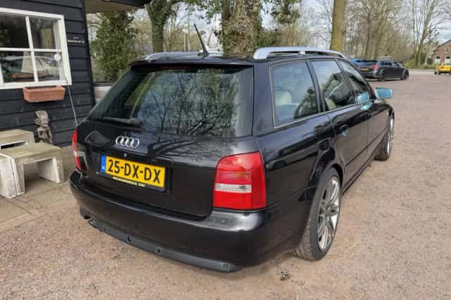 Audi A4 (2000) thumbnail 5