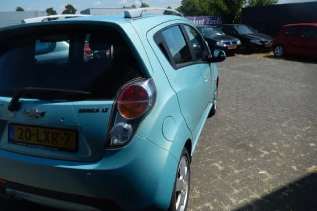 Chevrolet Spark (2010) thumbnail 5