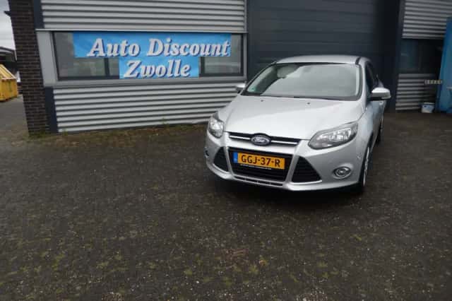 Ford Focus (2013) thumbnail 2