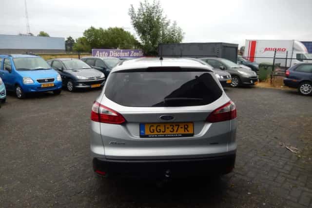 Ford Focus (2013) thumbnail 6