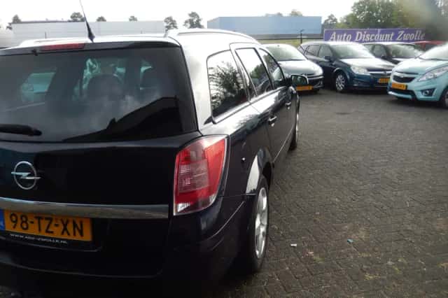 Opel Astra (2007) thumbnail 5
