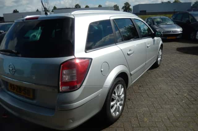 Opel Astra (2007) thumbnail 5