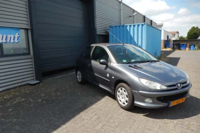 Peugeot 206 (2009) thumbnail 3
