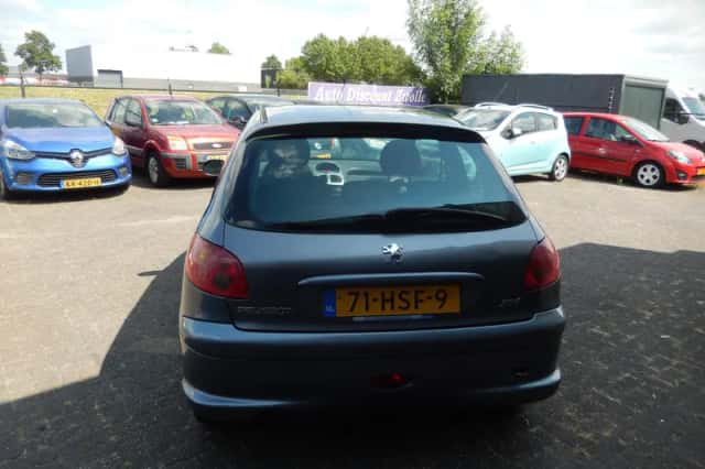 Peugeot 206 (2009) thumbnail 6