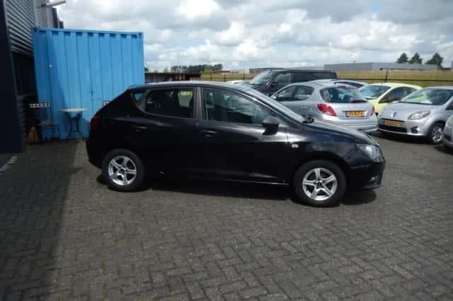 SEAT Ibiza (2012) thumbnail 4