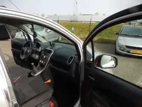 Suzuki Splash (2012) thumbnail 13