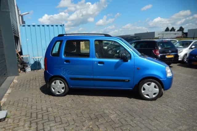 Suzuki Wagon R+ (2000) thumbnail 4