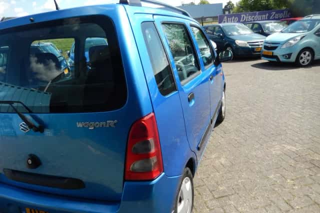 Suzuki Wagon R+ (2000) thumbnail 5