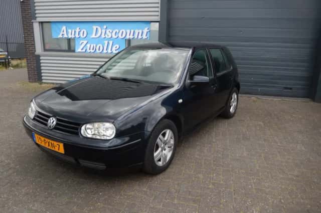 Volkswagen Golf (2002) thumbnail 1