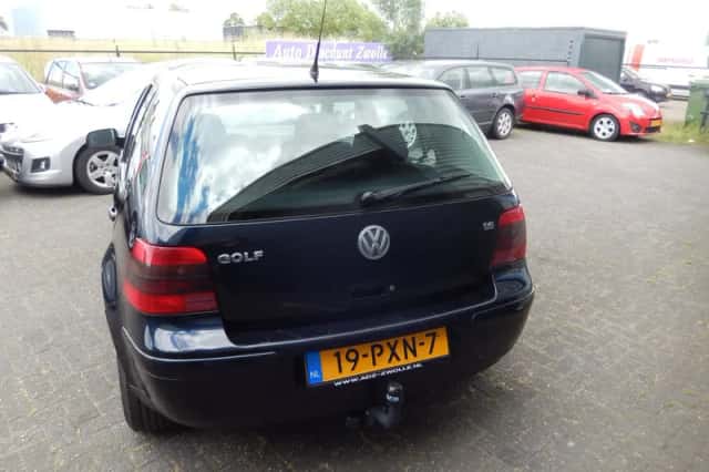 Volkswagen Golf (2002) thumbnail 6