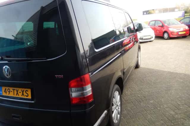 Volkswagen Multivan (2007) thumbnail 3