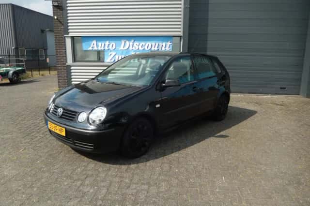 Volkswagen Polo (2002) thumbnail 1