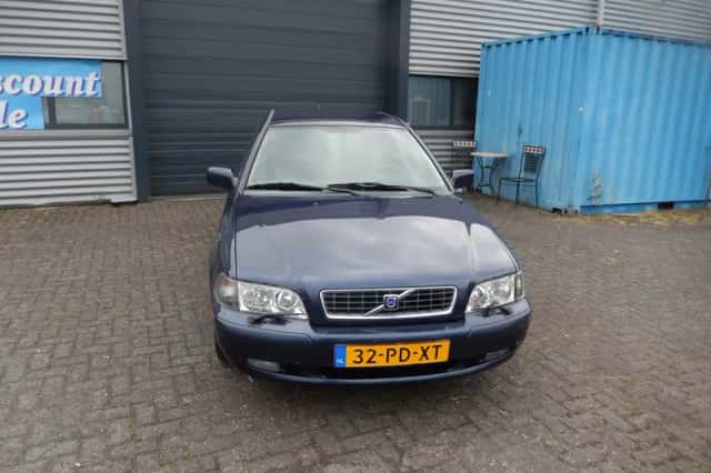 Volvo V40 (2004) thumbnail 2