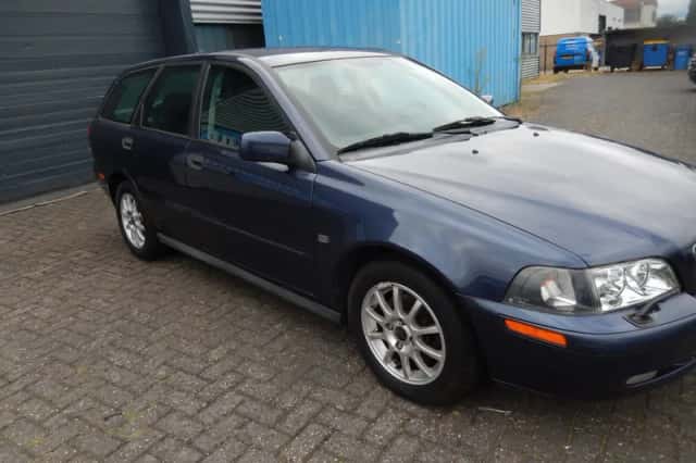 Volvo V40 (2004) thumbnail 3