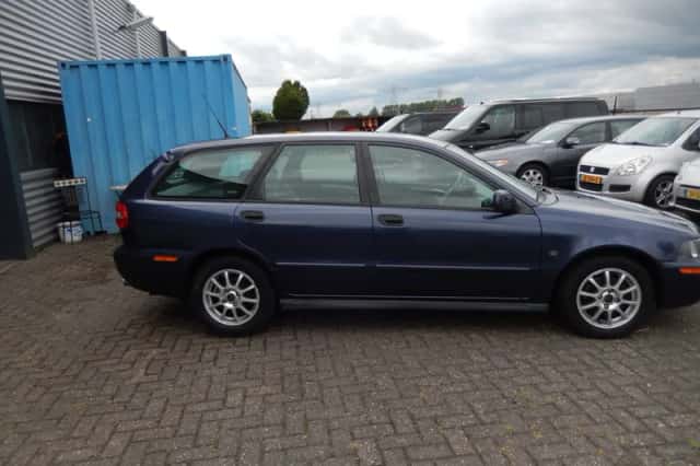 Volvo V40 (2004) thumbnail 4