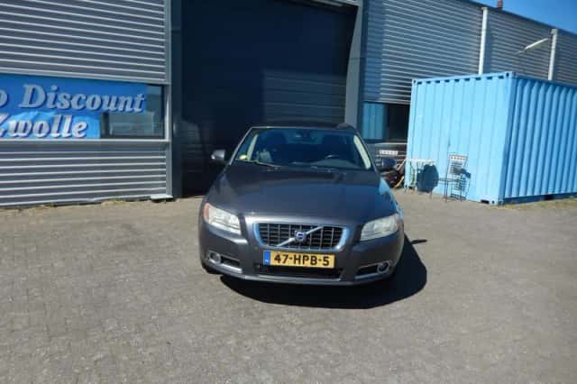 Volvo V70 (2009) thumbnail 2