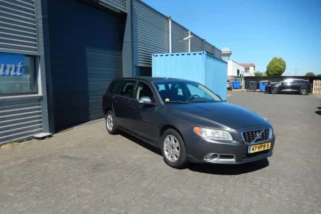 Volvo V70 (2009) thumbnail 3