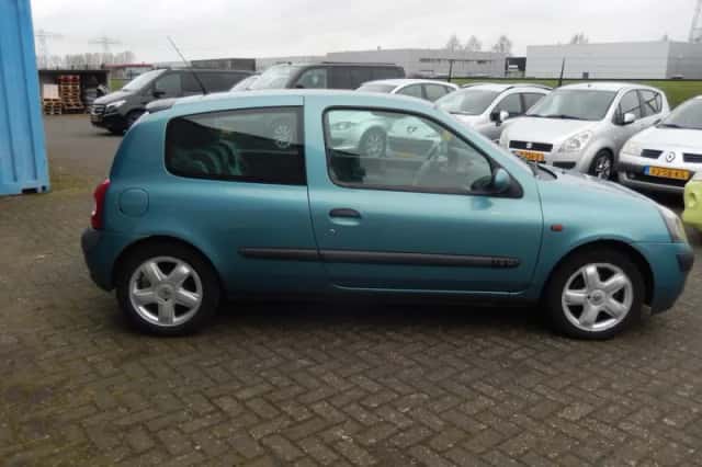Renault Clio (2002) thumbnail 4