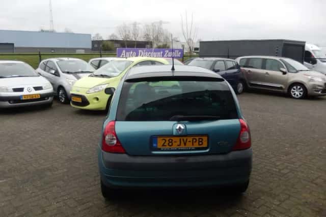 Renault Clio (2002) thumbnail 6