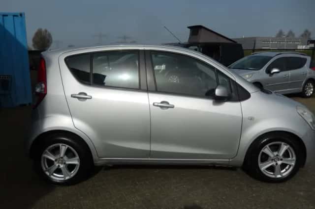Suzuki Splash (2012) thumbnail 4