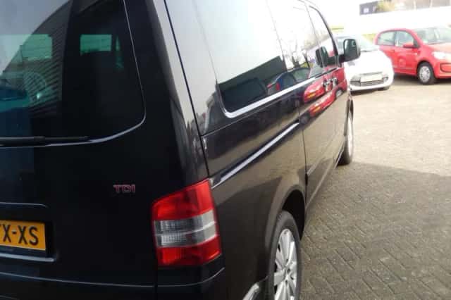 Volkswagen Multivan (2007) thumbnail 3