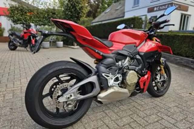 Ducati Streetfighter (2025) thumbnail 3