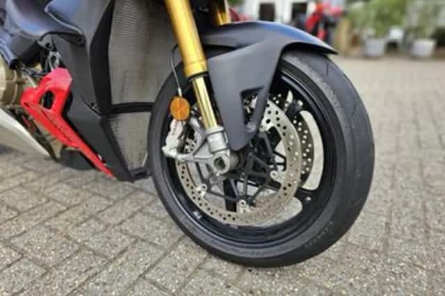 Ducati Streetfighter (2025) thumbnail 4