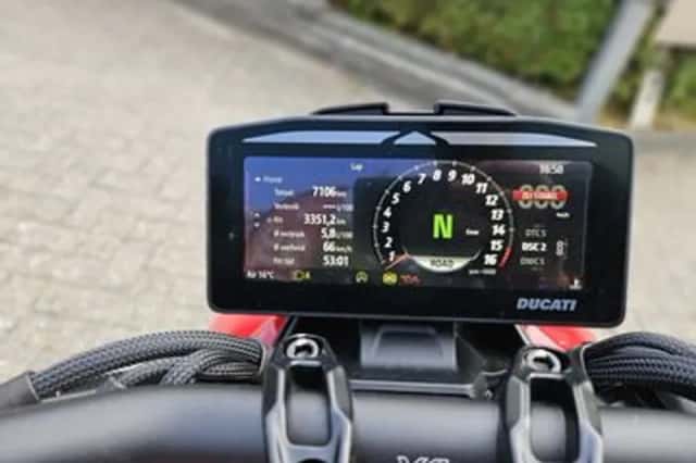 Ducati Streetfighter (2025) thumbnail 5