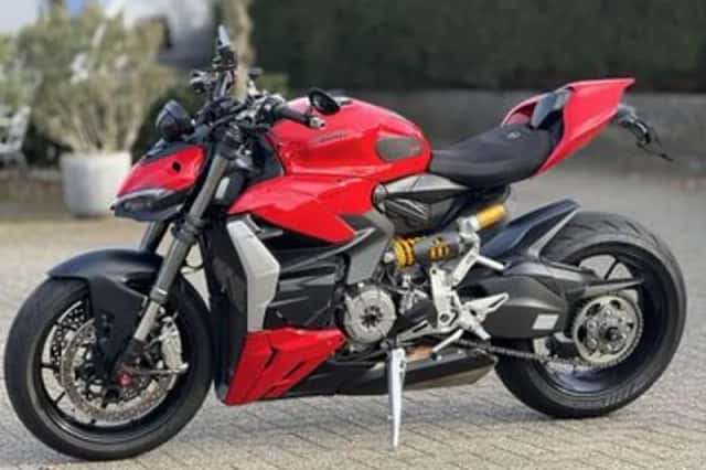 Ducati Streetfighter (2023) thumbnail 2