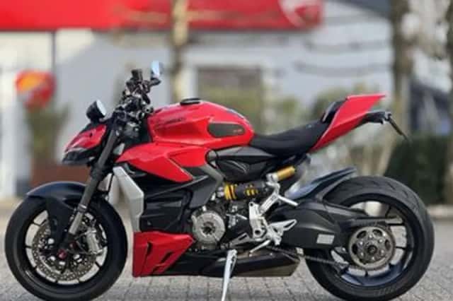 Ducati Streetfighter (2023) thumbnail 3