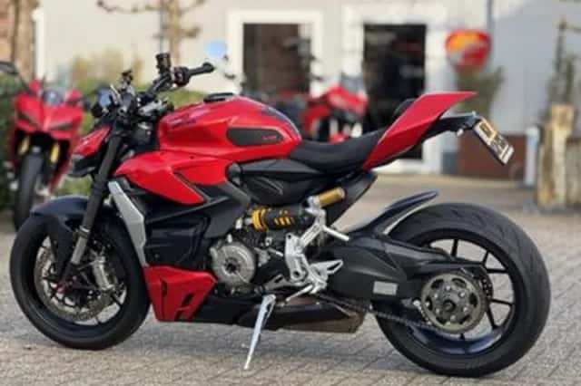 Ducati Streetfighter (2023) thumbnail 4