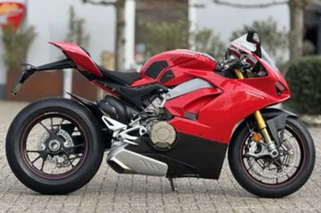 Ducati Panigale (2018) thumbnail 1