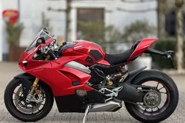Ducati Panigale (2018) thumbnail 2