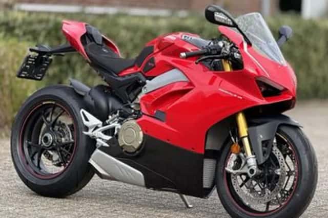 Ducati Panigale (2018) thumbnail 3