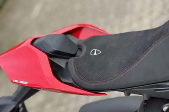 Ducati Panigale (2018) thumbnail 6