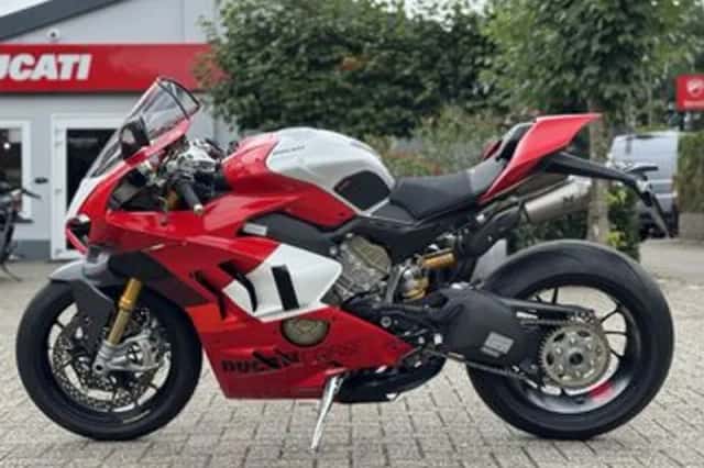 Ducati Panigale (2023) thumbnail 2