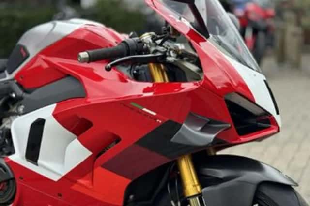 Ducati Panigale (2023) thumbnail 6