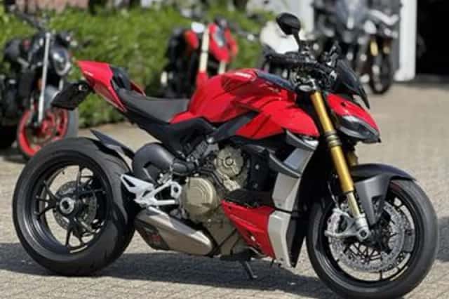 Ducati Streetfighter (2021) thumbnail 2