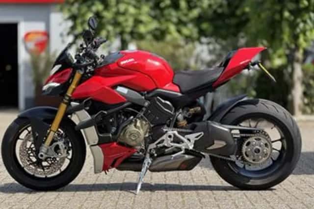 Ducati Streetfighter (2021) thumbnail 3