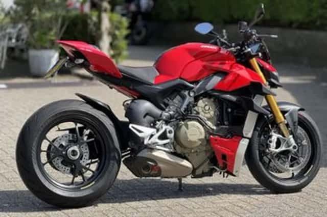 Ducati Streetfighter (2021) thumbnail 4