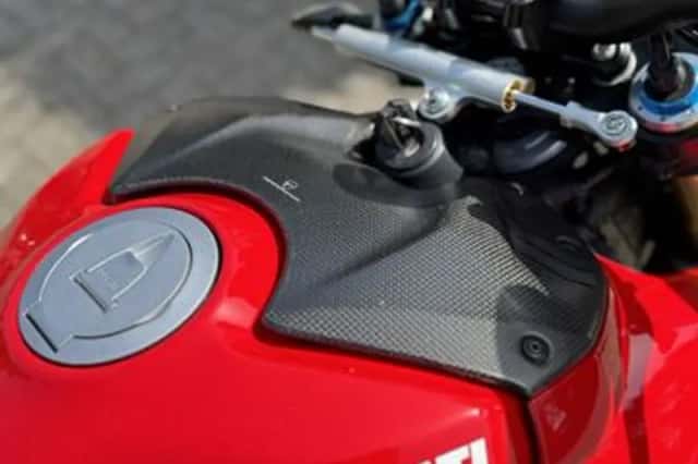 Ducati Streetfighter (2021) thumbnail 6