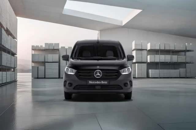 Mercedes-Benz eCitan (2025) thumbnail 6