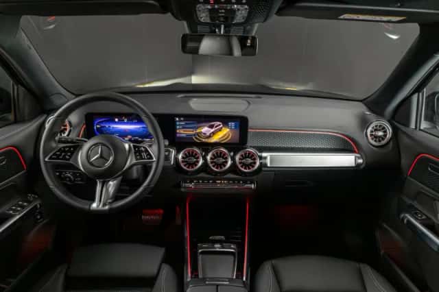 Mercedes-Benz EQB (2026) thumbnail 3